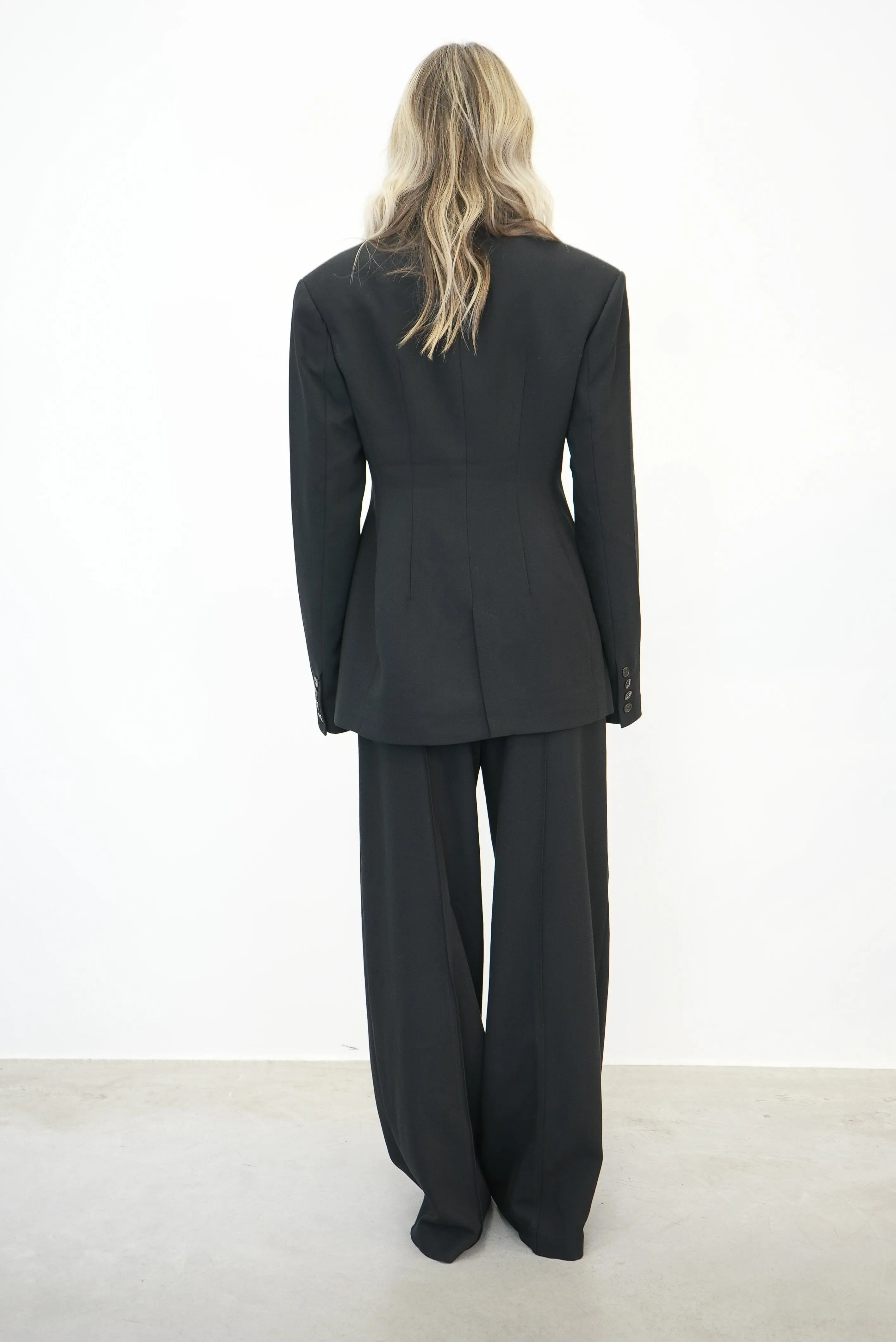 LAILA BLAZER